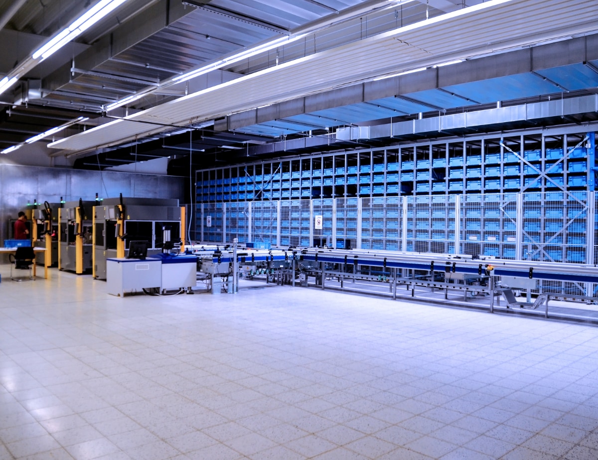 Foto zeigt eine Produktionshalle